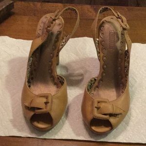 Seyechelles open toed heel sandal